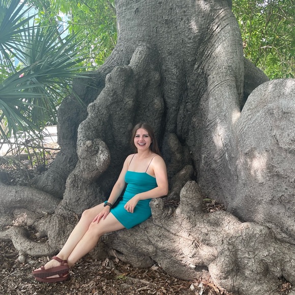 Meet your Posher, Gabriella - Picture 5 of 9